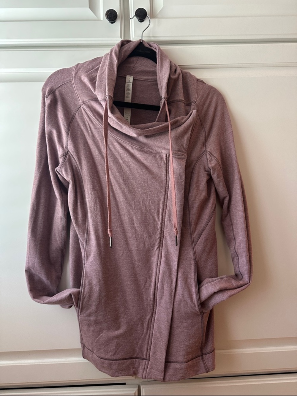 Lululemon Women's Dusty Rose zipup Sweater size 2